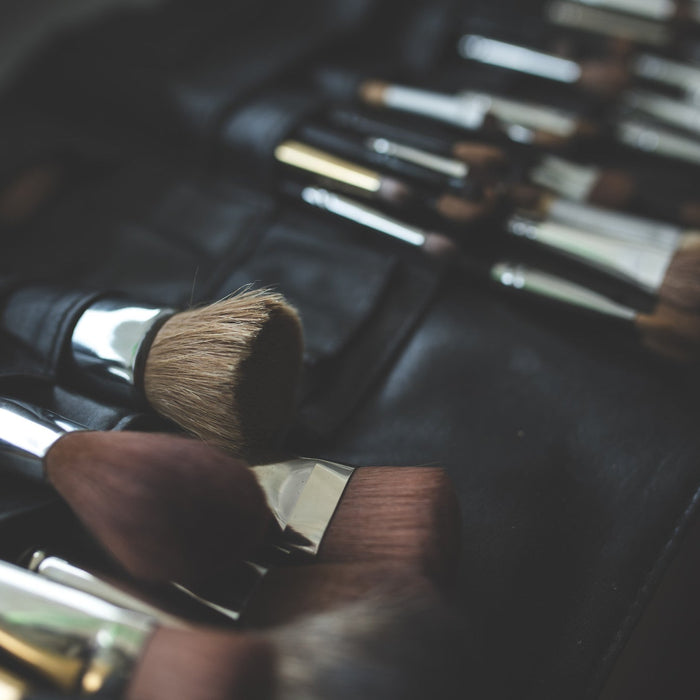 Natural DIY Makeup Brush Cleaner - How To Clean Your Brushes The Natural Way